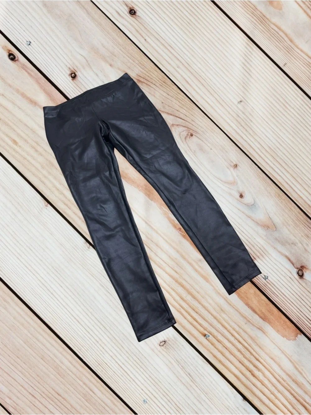 Express M black faux leather leggings